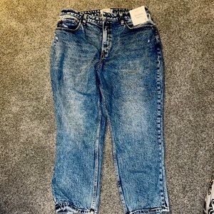 Abercrombie & Fitch Mom Jeans